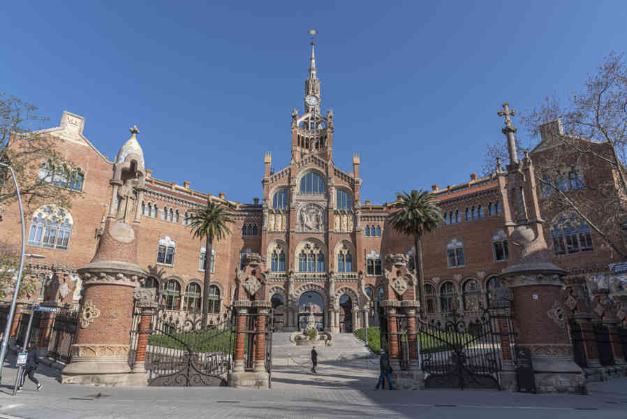 03 - Barcelona - Sant Pau Recinte Modernista - edificio de Administración .jpg